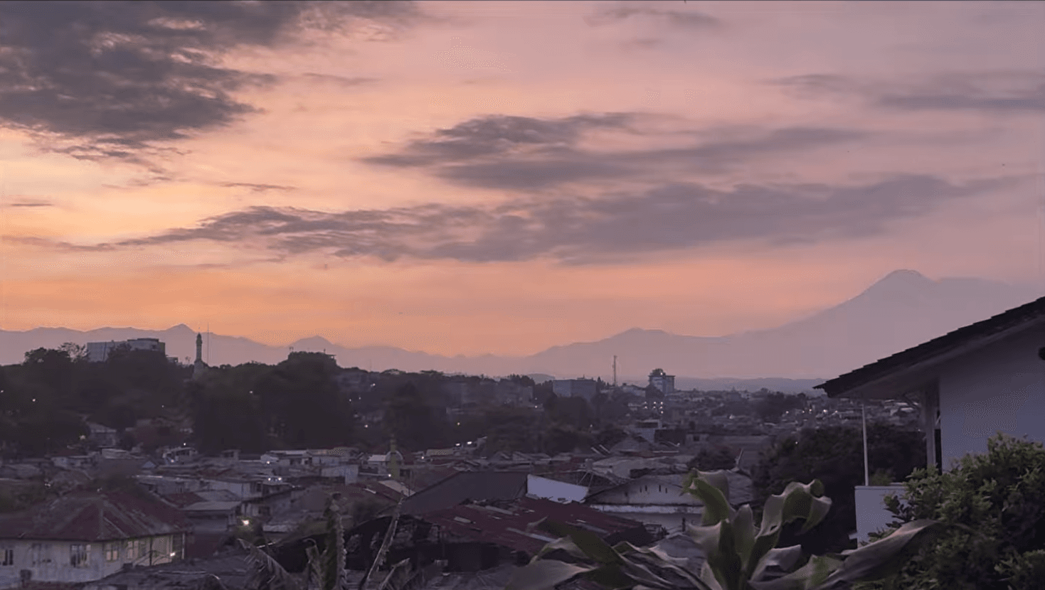 Still from KOTA HUJAN (RAINY CITY)